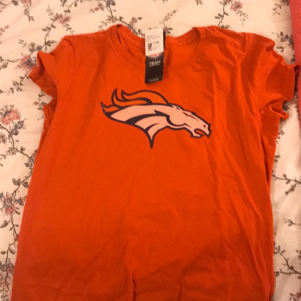 Women’s Bronco’s t-shirt